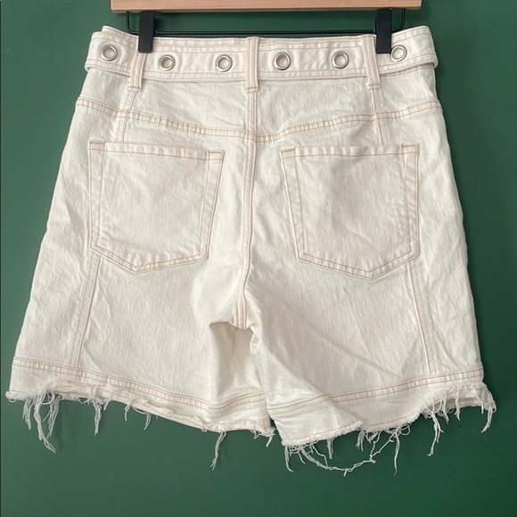 Frye Women's 8 Cream Contrast Stitched Jean Shorts High-rise Grommet Belt - Picture 5 of 6